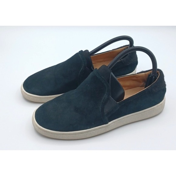 UGG Shoes - UGG Women's Australia Black Suede Slip On Sneaker size 7.5